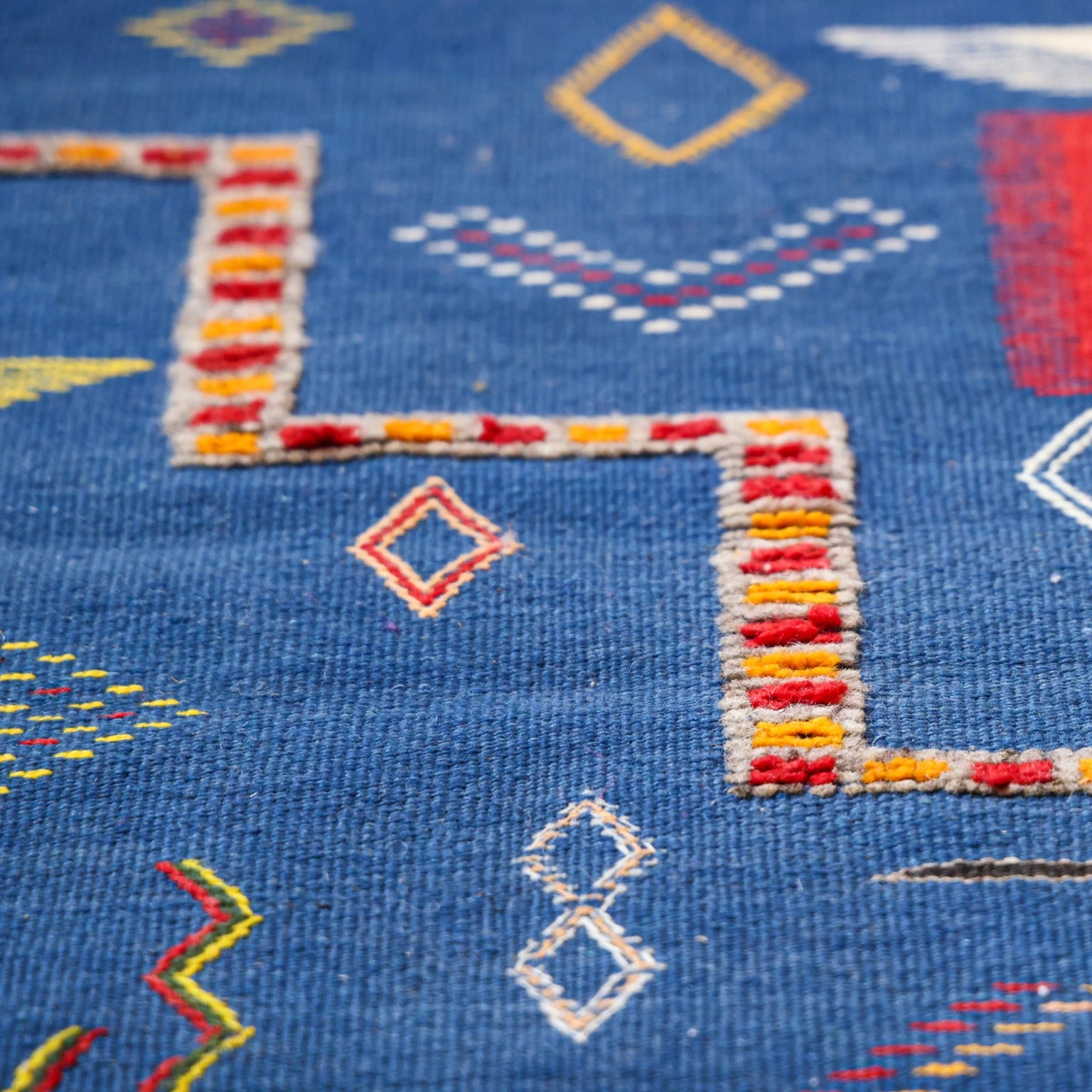 Handmade Moroccan Accent Rug - Blue & Red Wool Akhnif Kilim